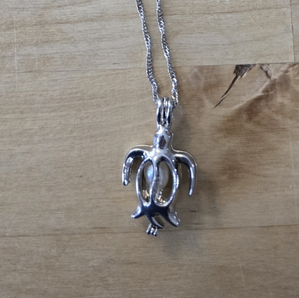 Silver Turtle Pearl Pendant Necklace